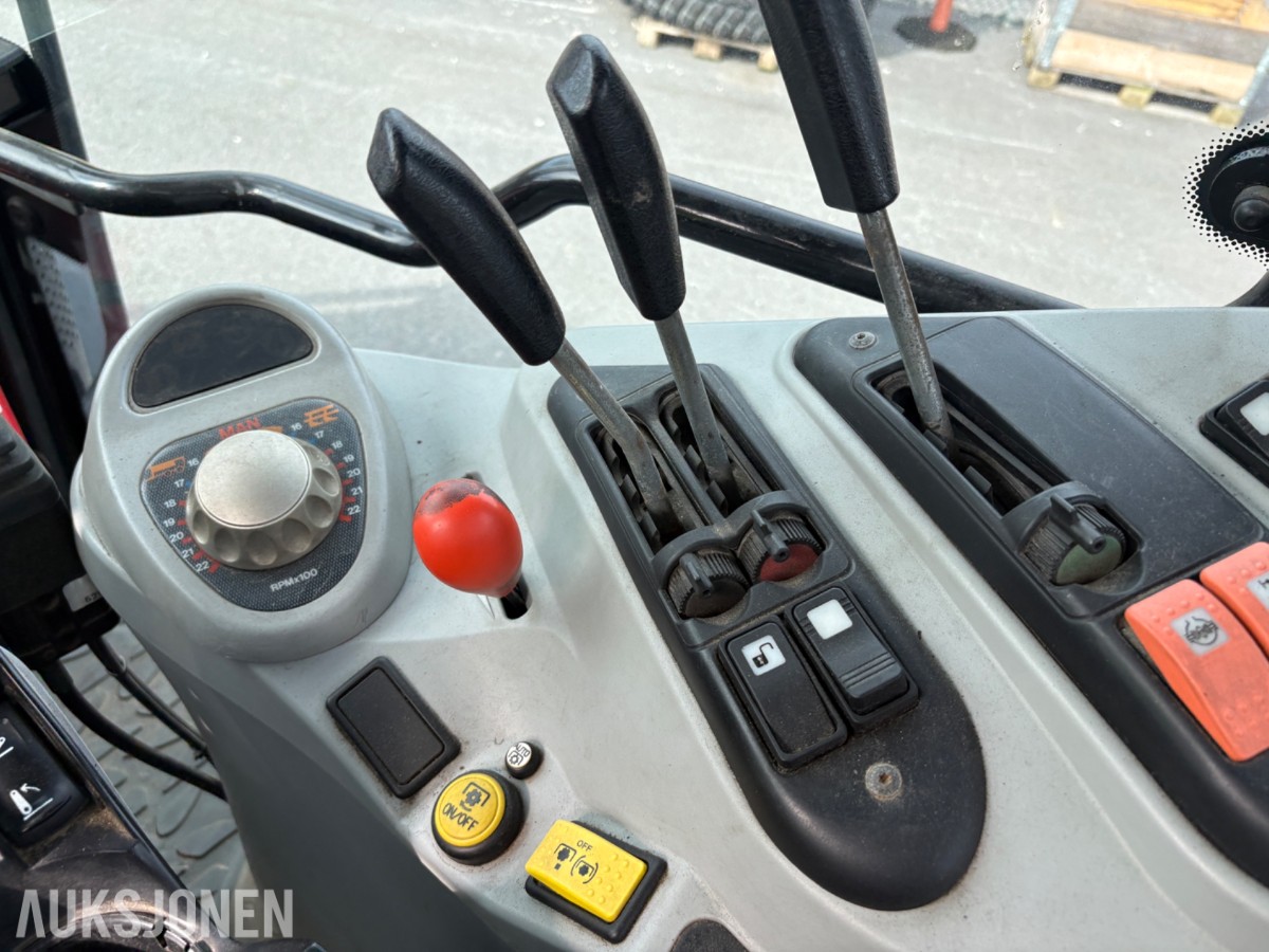 Massey 6455 traktor med frontlaster og ekstra hjulsett 5544 timer