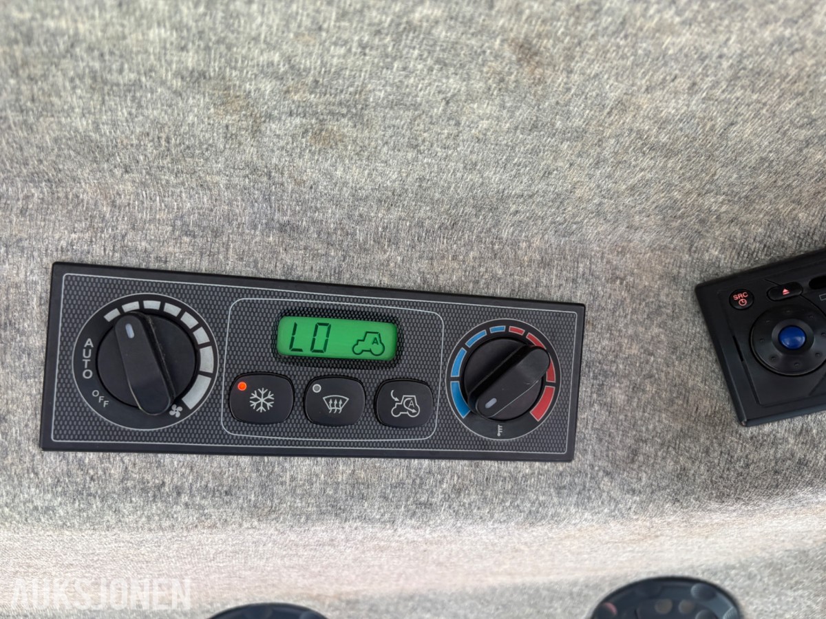 Massey 6455 traktor med frontlaster og ekstra hjulsett 5544 timer