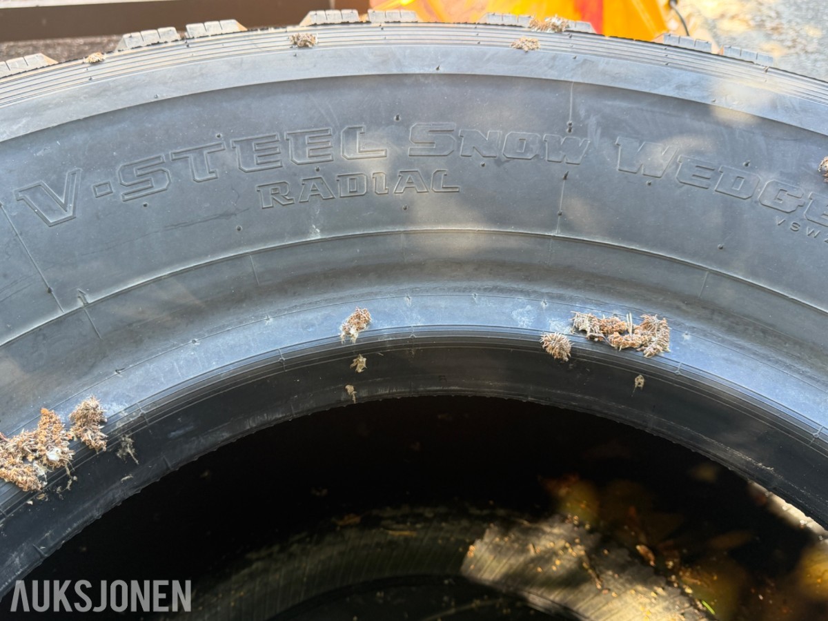 2 stk V-Steel Snow vinterdekk 600/65R25 - fungerende stand