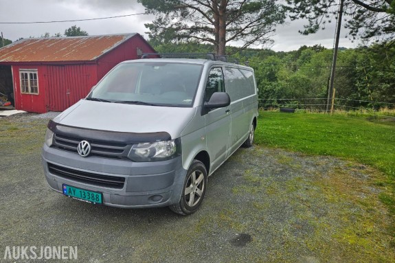 2011 Volkswagen Transporter 2.0 102hk s+v dekk dab+    169000km