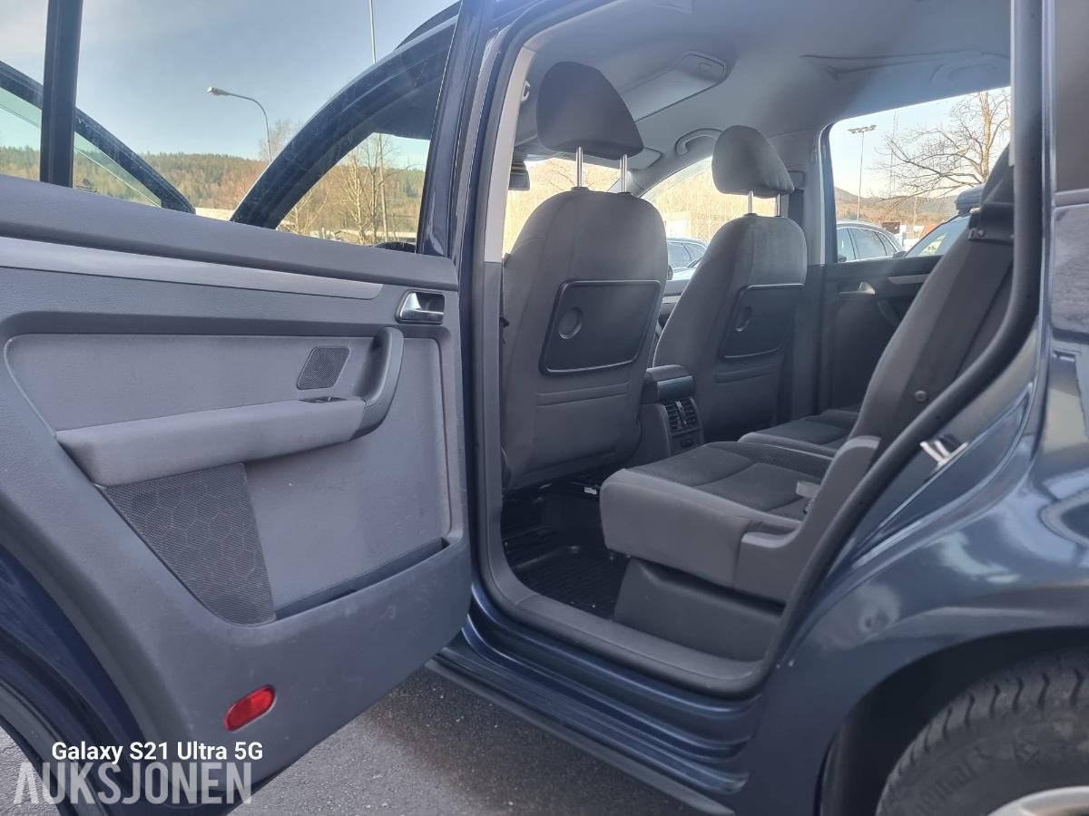 2011 Volkswagen Touran 1.6 105hk 177500km