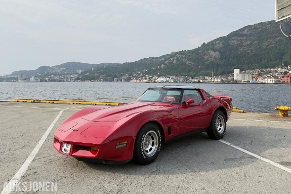 1981 Chevrolet Corvette 5.7 192hk  automat soltak eu ok 06.2031          65000km