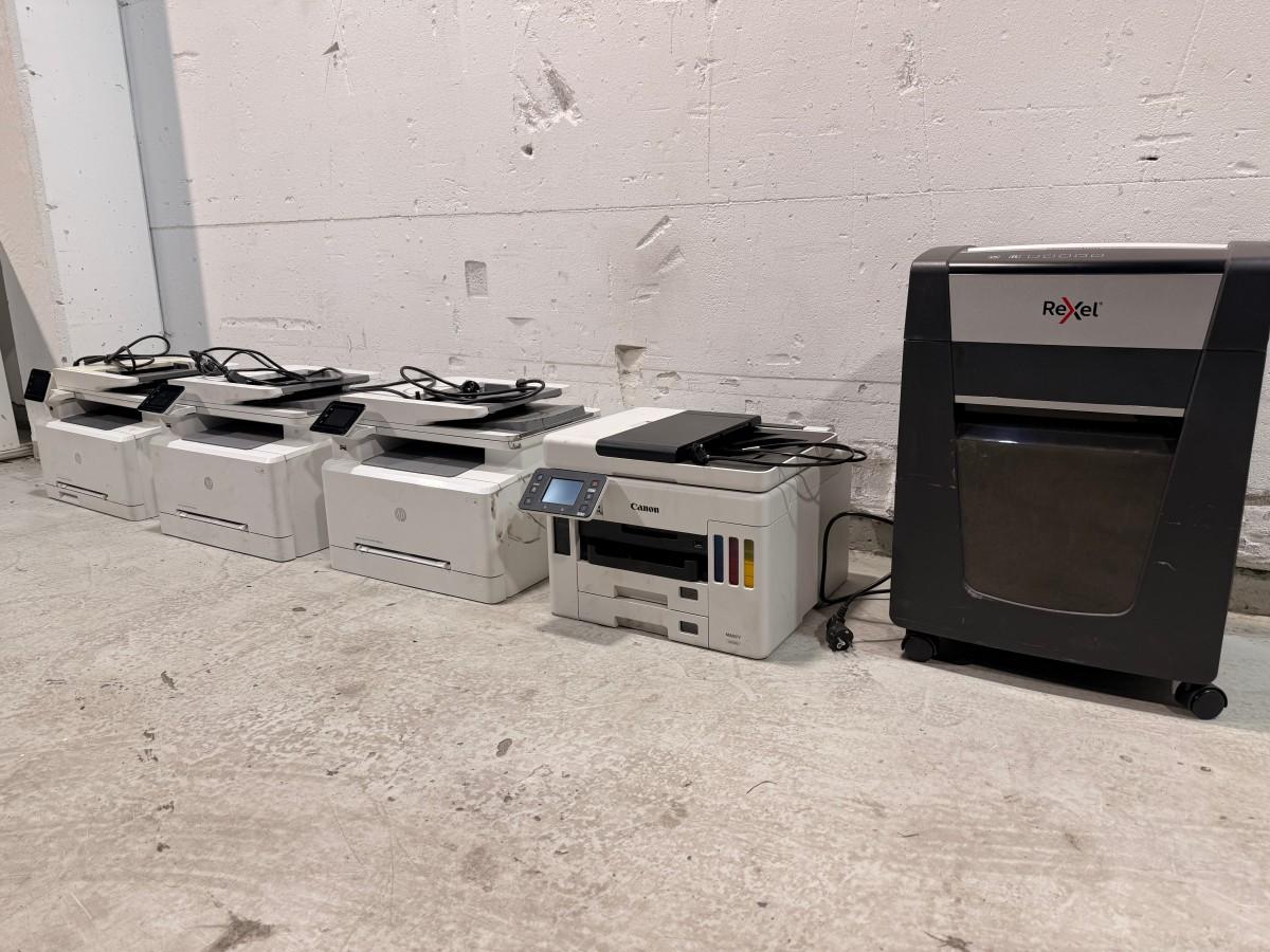 Multifunksjonsskrivere fra HP og Canon med Rexel makuleringsmaskin