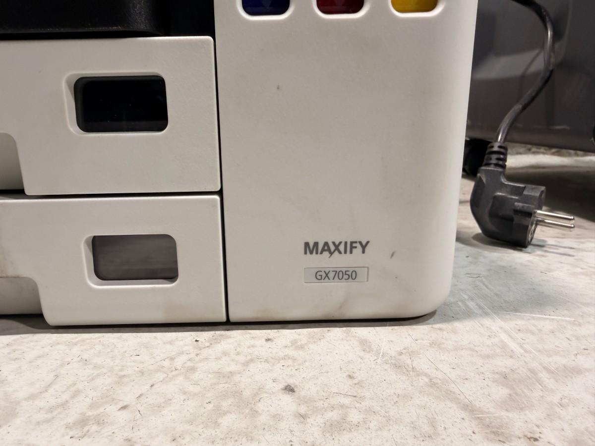 Multifunksjonsskrivere fra HP og Canon med Rexel makuleringsmaskin