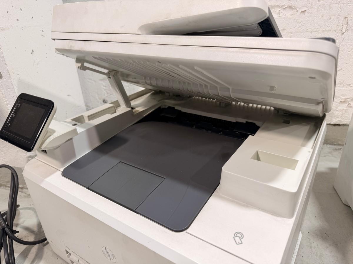 Multifunksjonsskrivere fra HP og Canon med Rexel makuleringsmaskin