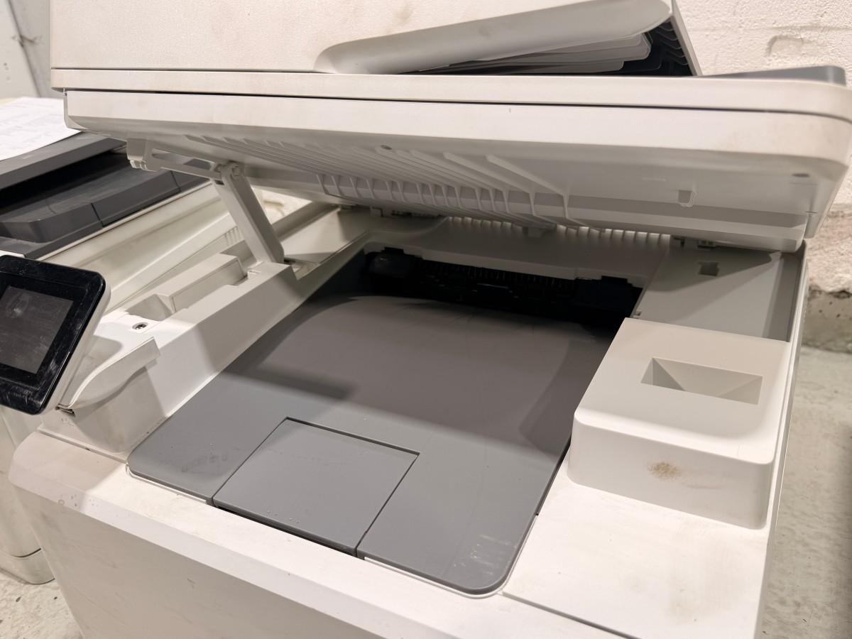 Multifunksjonsskrivere fra HP og Canon med Rexel makuleringsmaskin