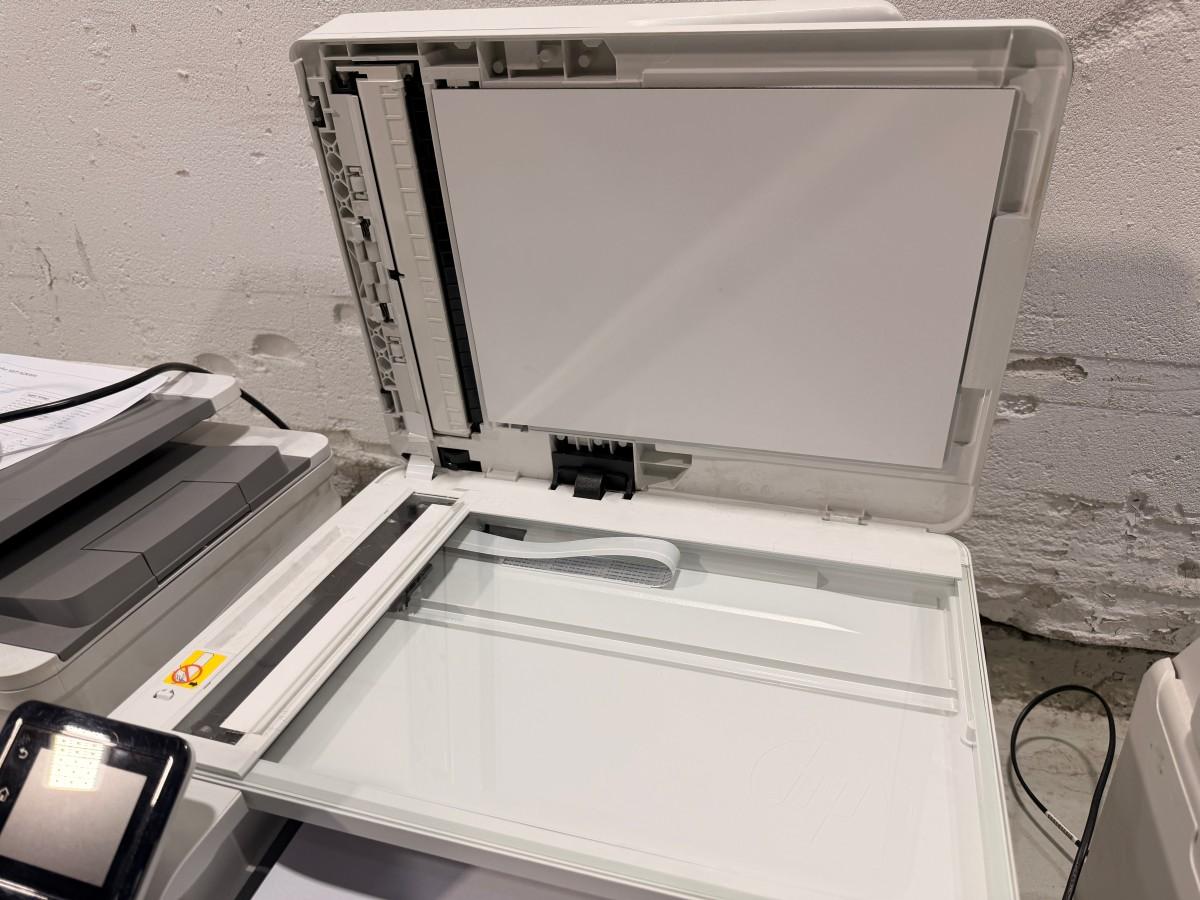Multifunksjonsskrivere fra HP og Canon med Rexel makuleringsmaskin
