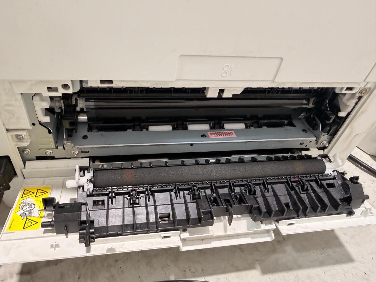 Multifunksjonsskrivere fra HP og Canon med Rexel makuleringsmaskin