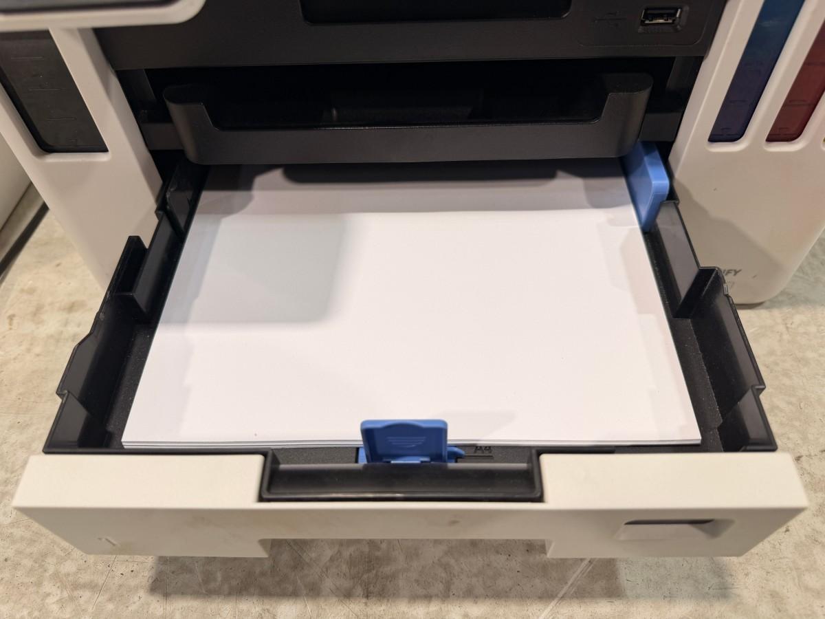 Multifunksjonsskrivere fra HP og Canon med Rexel makuleringsmaskin