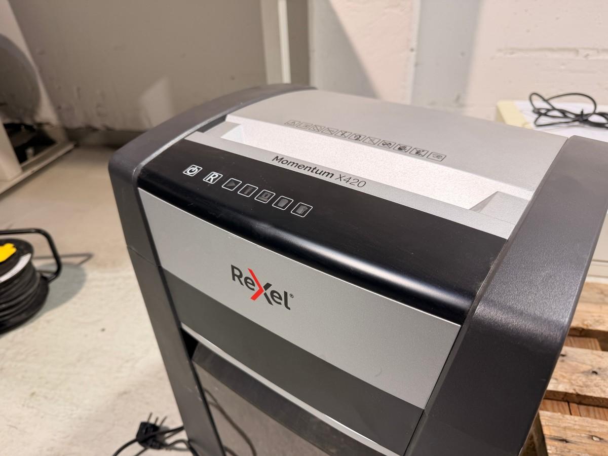 Multifunksjonsskrivere fra HP og Canon med Rexel makuleringsmaskin