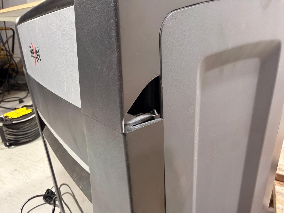 Multifunksjonsskrivere fra HP og Canon med Rexel makuleringsmaskin