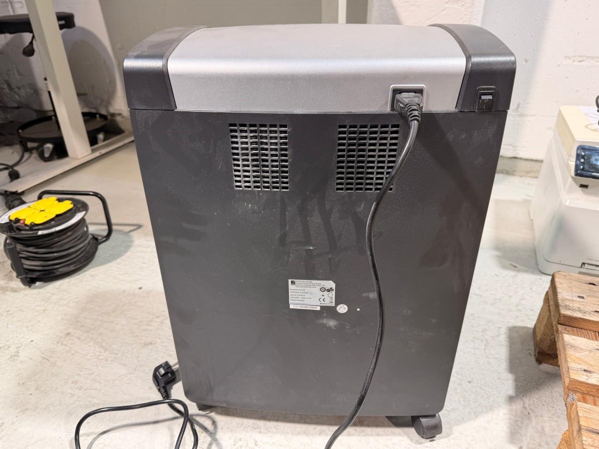 Multifunksjonsskrivere fra HP og Canon med Rexel makuleringsmaskin