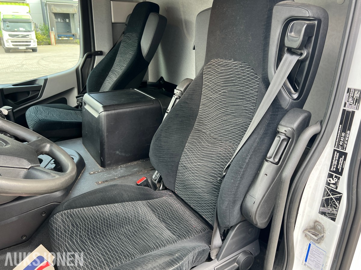2018 Mercedes-Benz Antos 1830 kjølebil med bakløft