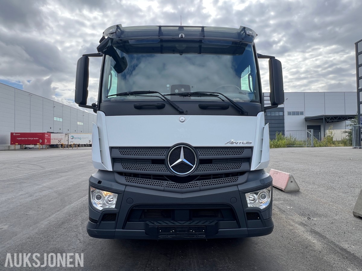 2018 Mercedes-Benz Antos 1830 kjølebil med bakløft