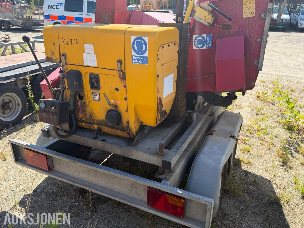2006 Lindana 200D-M13 fliskutter