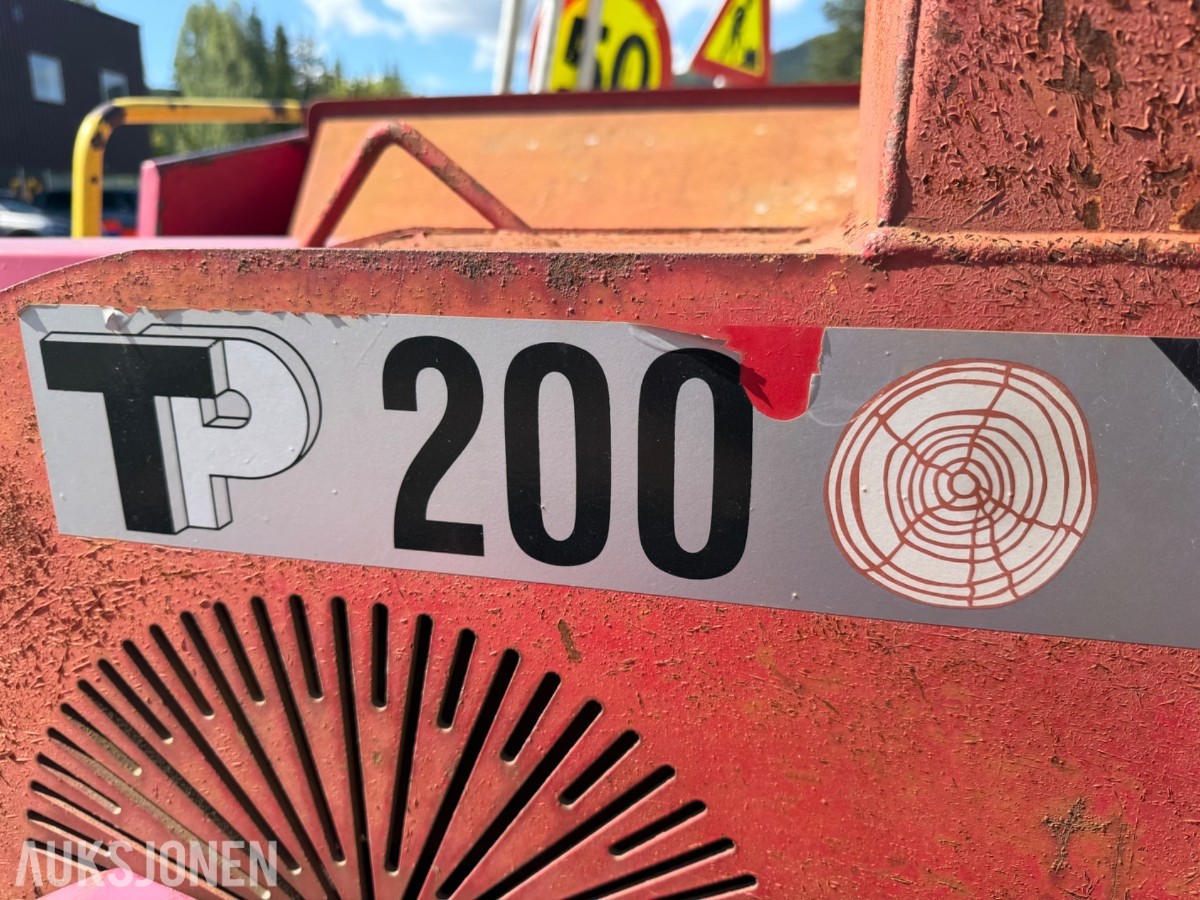 2006 Lindana 200D-M13 fliskutter