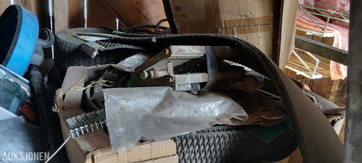 1990 John Deere 550 rundballepresse med variabelt kammer
