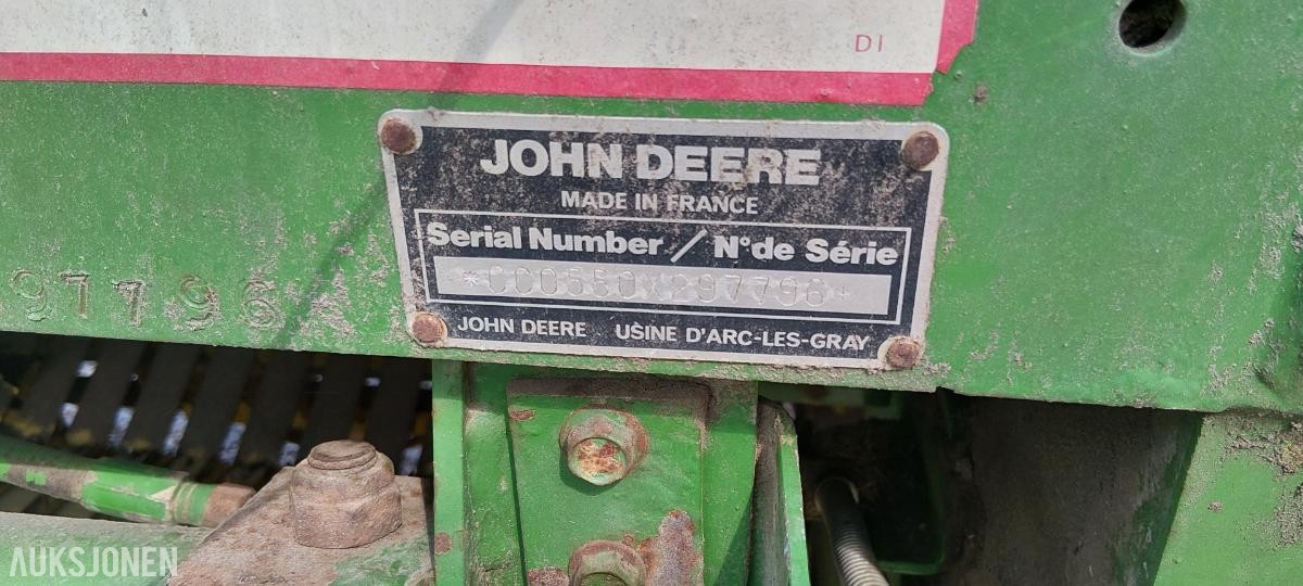 1990 John Deere 550 rundballepresse med variabelt kammer