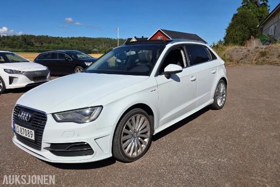 2015 Audi A3, A3 E-TRON 1.4-150 Rep objekt , 156000km