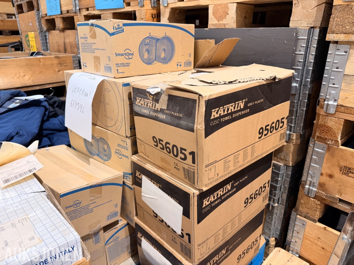 Parti med dispensere for tørkepapir og toalettpapir – 15 stk