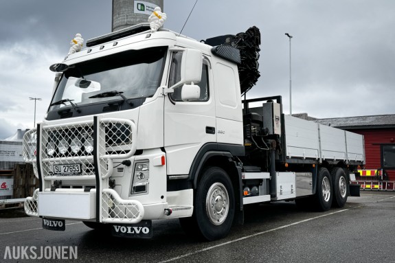 2006 Volvo FM9 380 Kranbil med plan og uttrekk på plan - HIAB kran type 322E-8 med vinsj - EU ok - Sertifisert kran - Gått 163.158 km 