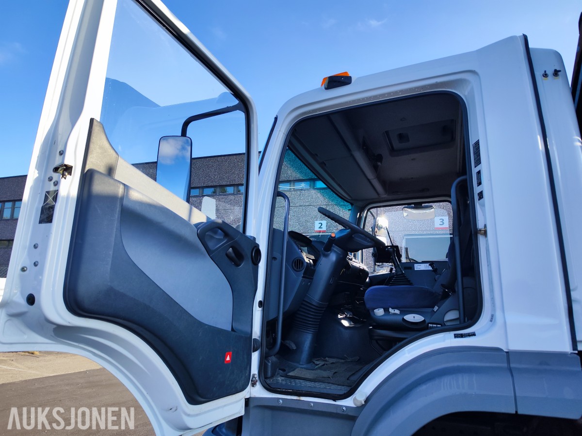 2003 Mercedes-Benz 1828A/42AT 4X4 PLANBIL MED PALFINGER KRAN