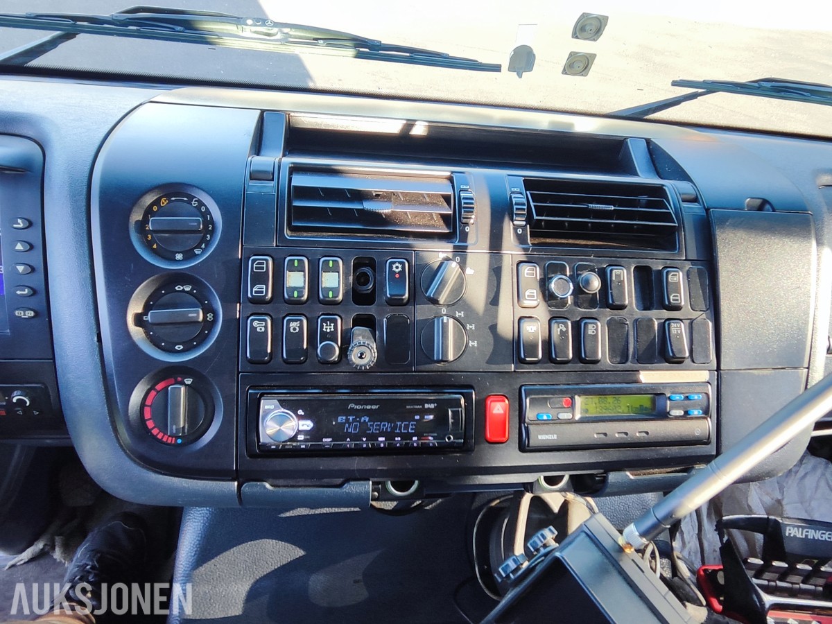 2003 Mercedes-Benz 1828A/42AT 4X4 PLANBIL MED PALFINGER KRAN