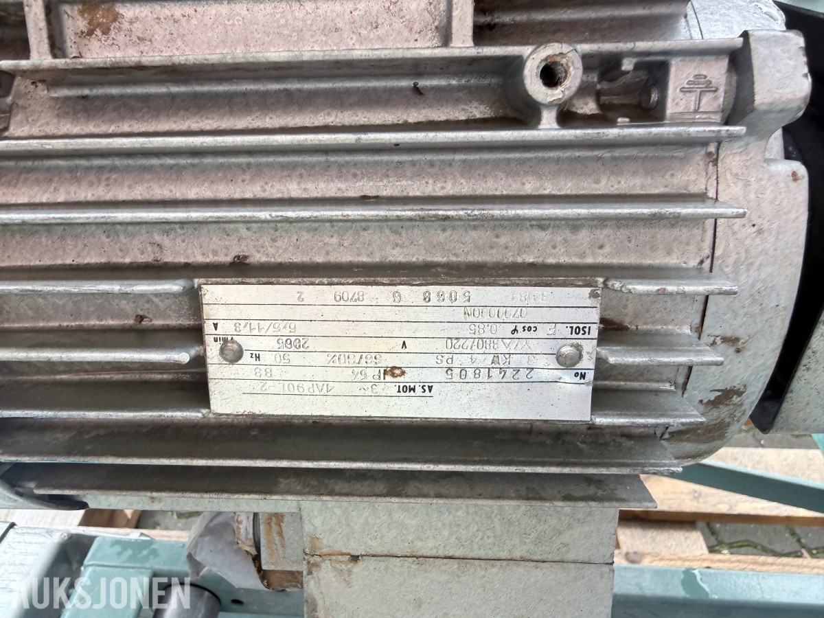 Elektrisk bordsag med rullebord