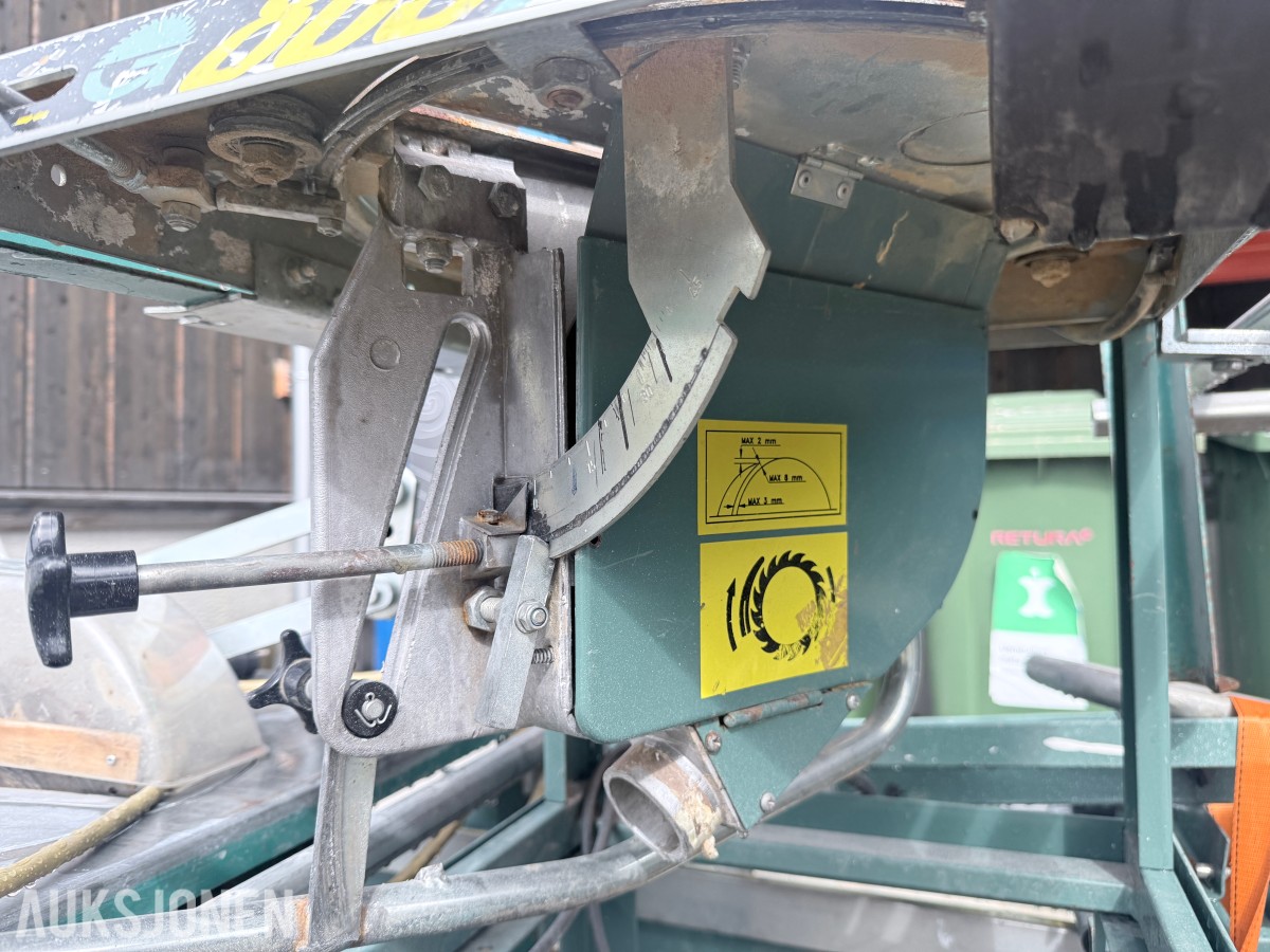 2 stk elektriske bordsager med rullebord