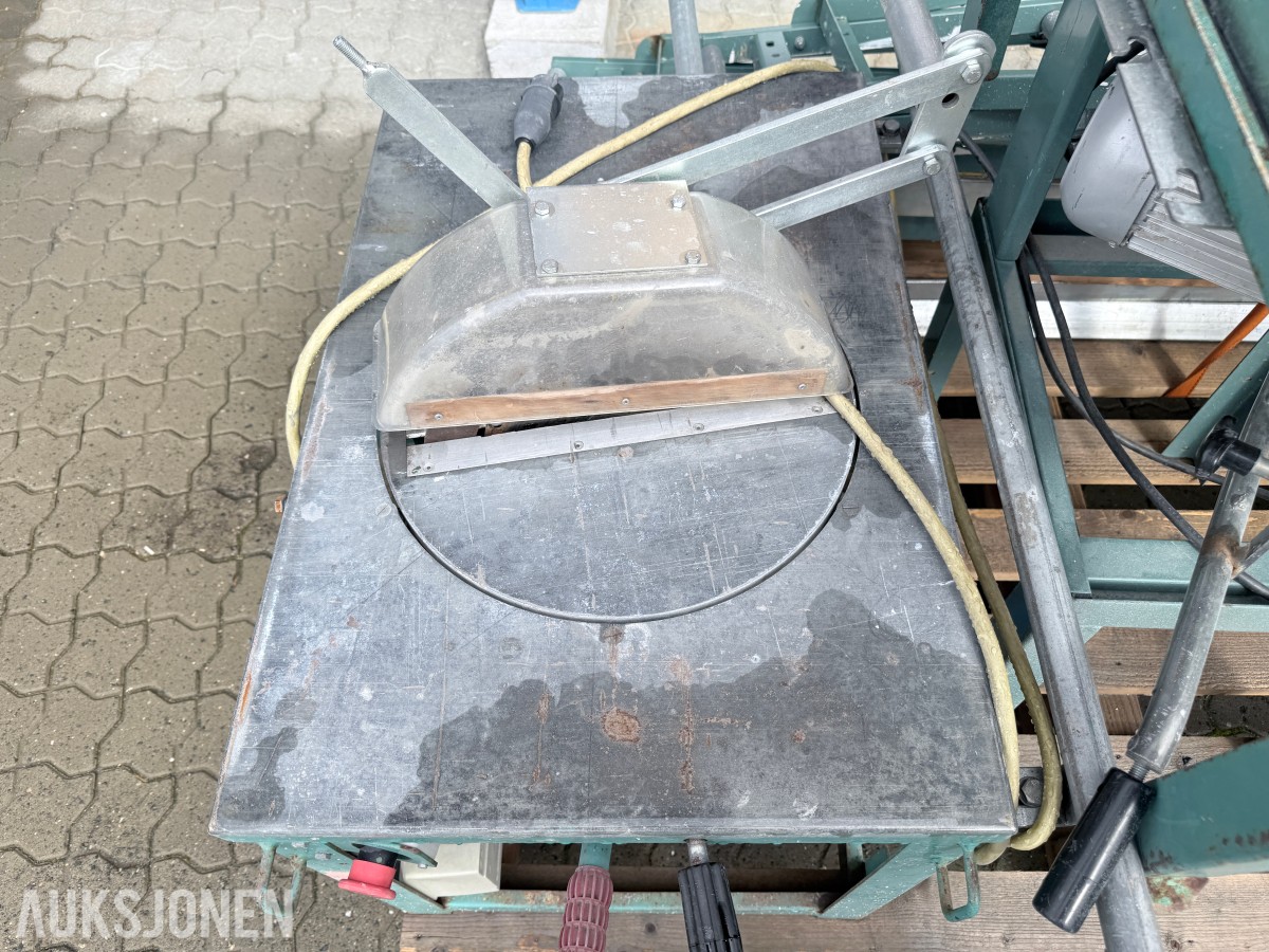 2 stk elektriske bordsager med rullebord