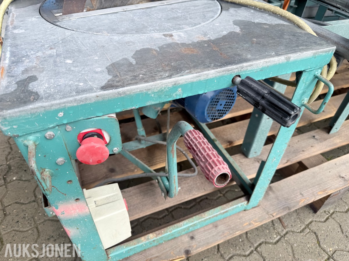 2 stk elektriske bordsager med rullebord