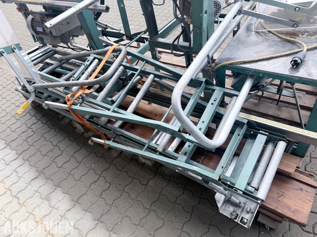 2 stk elektriske bordsager med rullebord