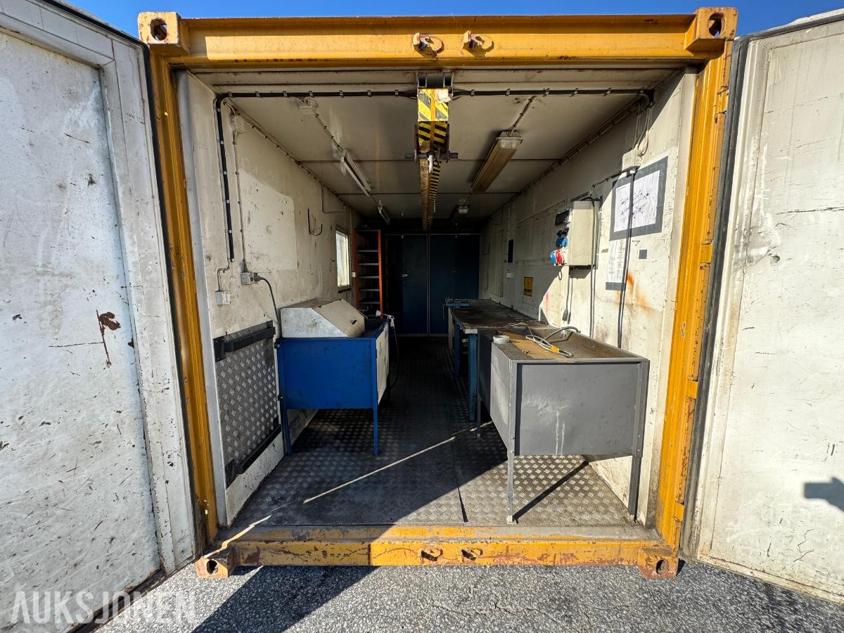 1984 Verksted container 20 fot isolert med innhold ( 01 )
