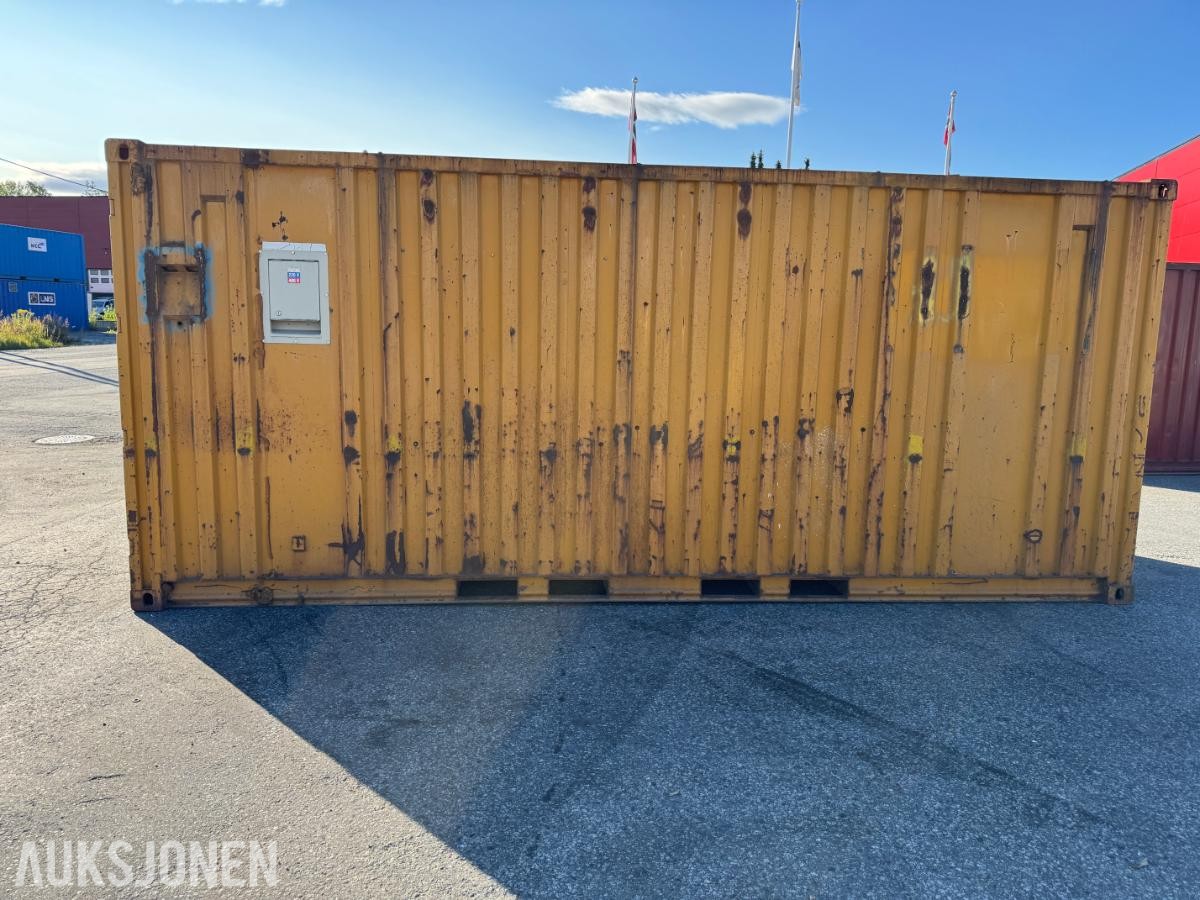 1984 Verksted container 20 fot isolert med innhold ( 01 )