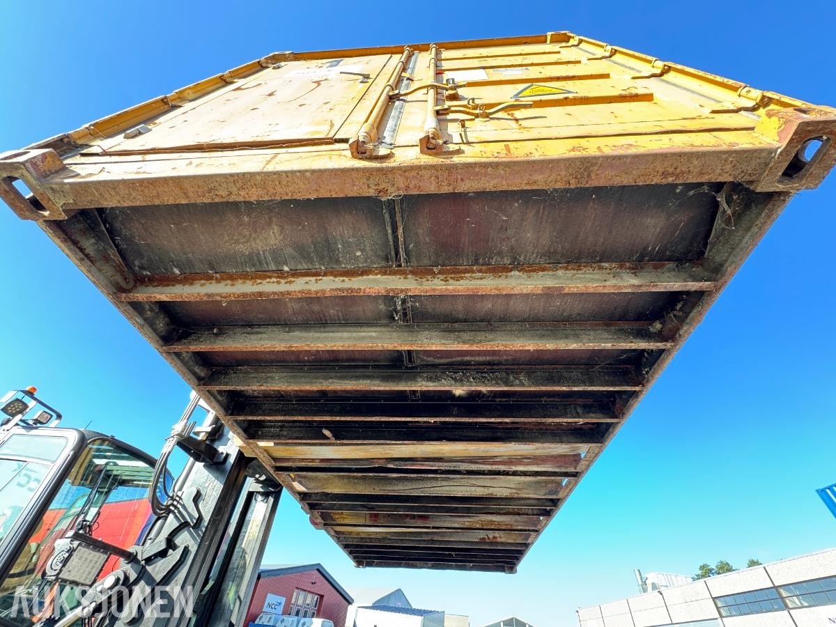 1984 Verksted container 20 fot isolert med innhold ( 01 )