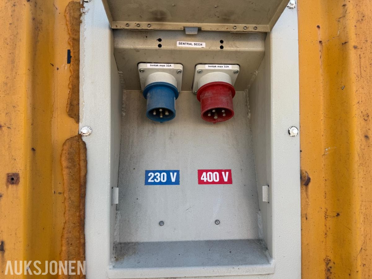 1984 Verksted container 20 fot isolert med innhold ( 01 )