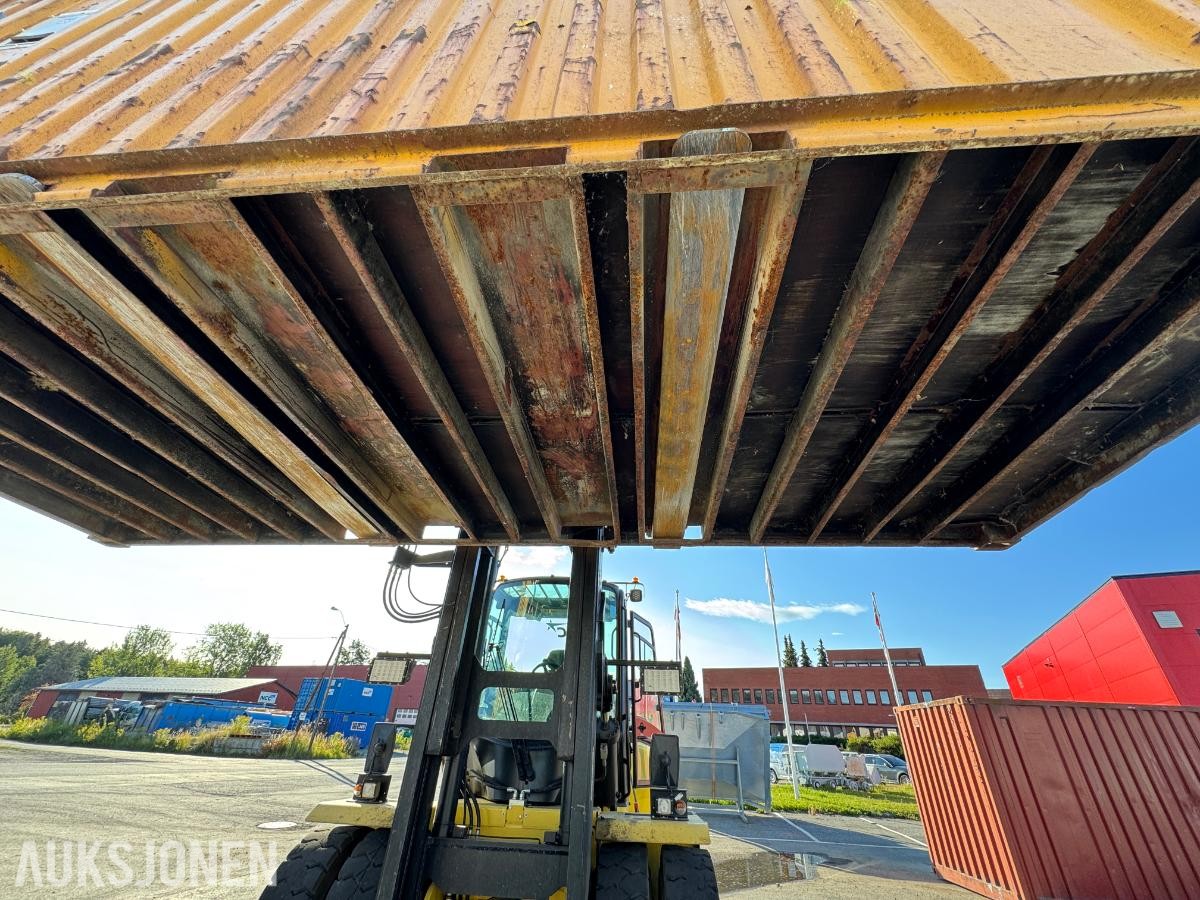 1984 Verksted container 20 fot isolert med innhold ( 01 )