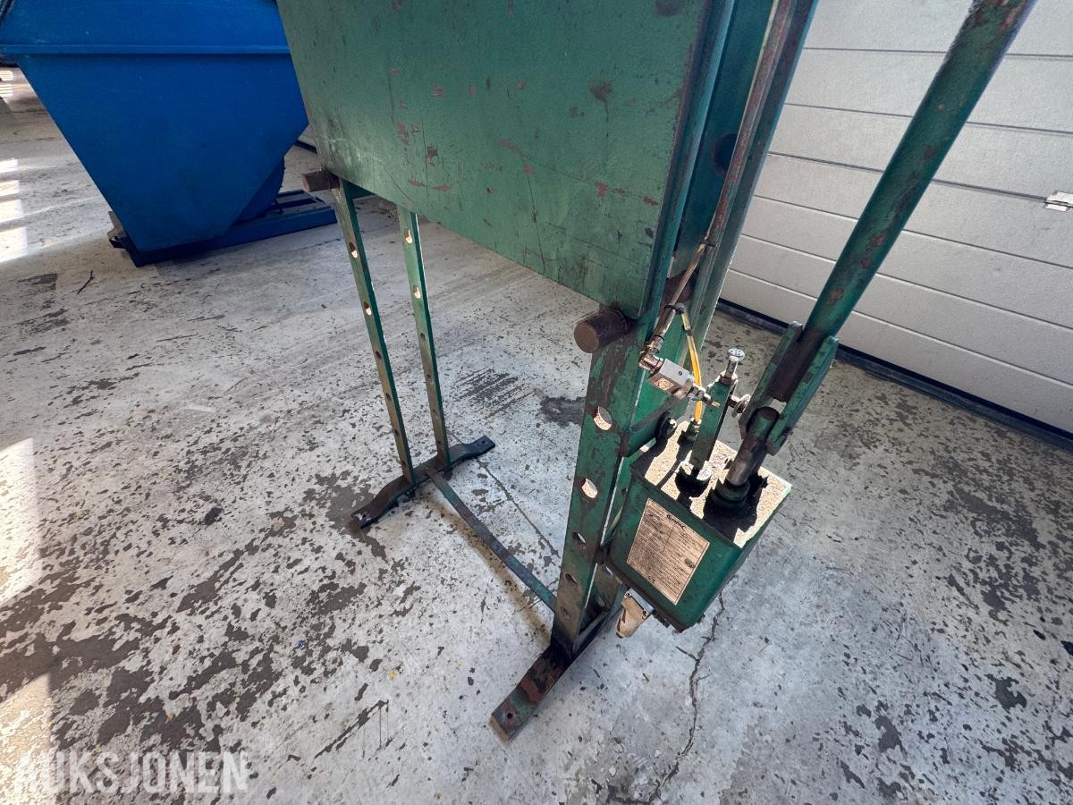 2005 Compac HP20 AA/AR hydraulisk verkstedpresse