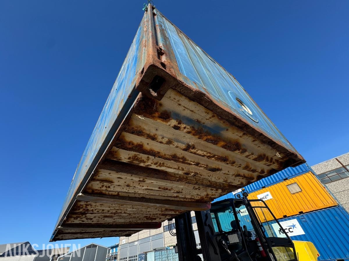 Lager container 20 fot isolert med reoler / skap ( 02 )