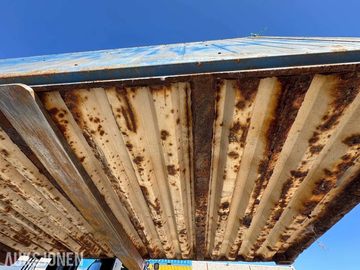 Lager container 20 fot isolert med reoler / skap ( 02 )