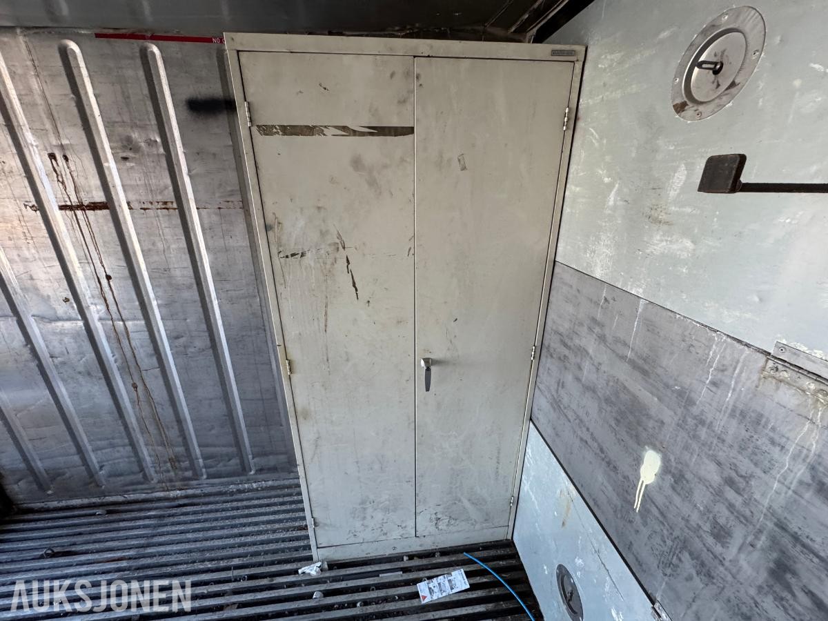 Lager container 20 fot isolert med reoler / skap ( 02 )
