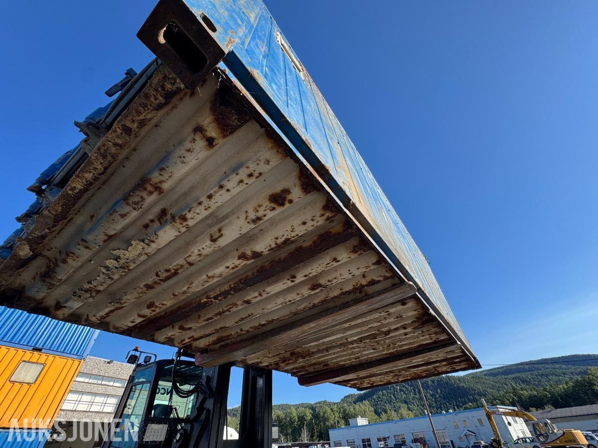 Lager container 20 fot isolert med reoler / skap ( 02 )