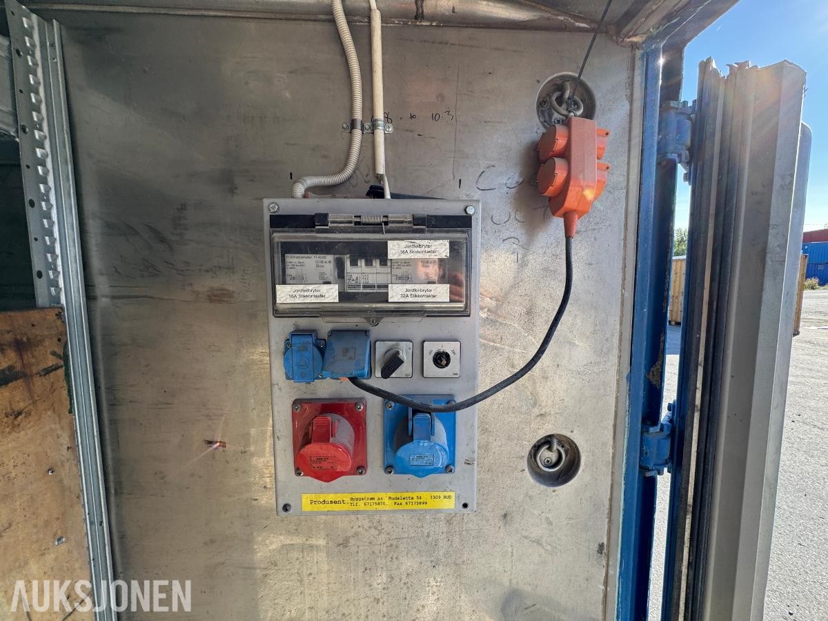 Verksted container 20 fot isolert med innhold ( 04 )