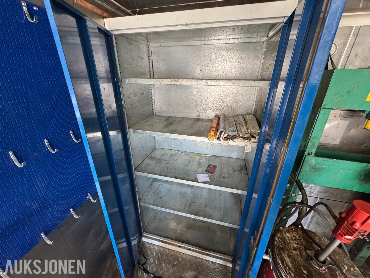 Verksted container 20 fot isolert med innhold ( 04 )