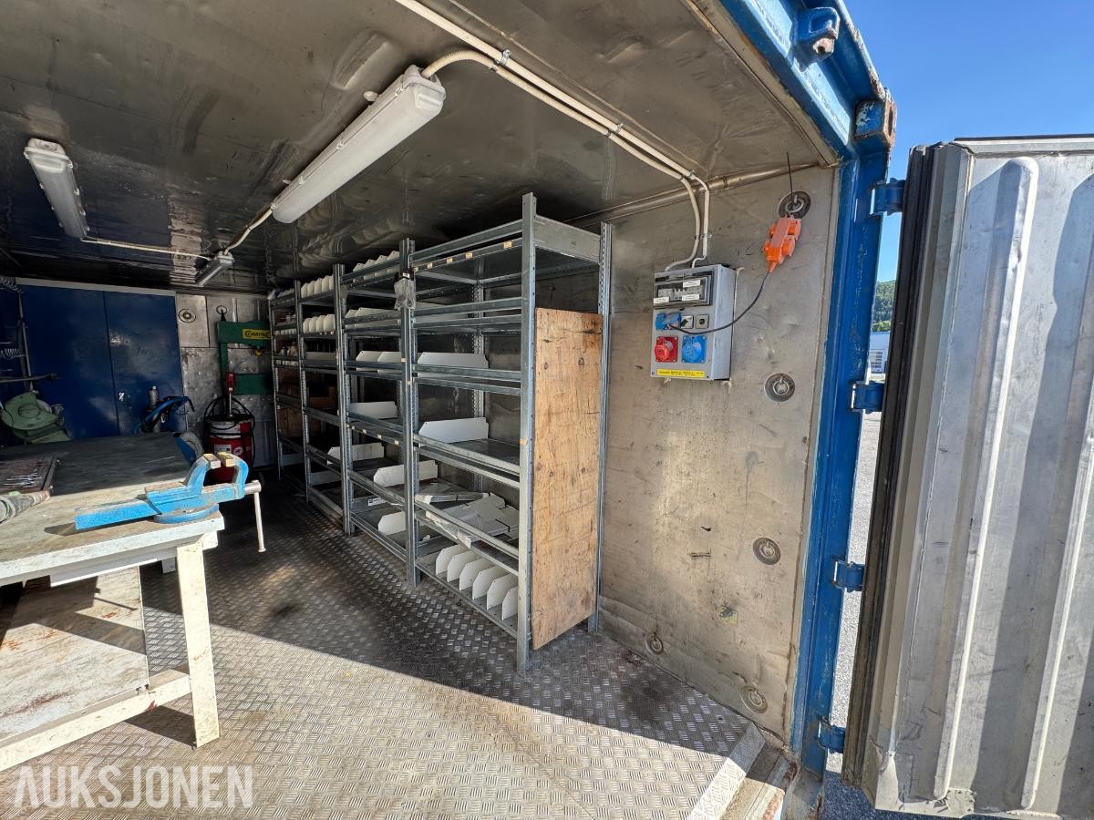 Verksted container 20 fot isolert med innhold ( 04 )