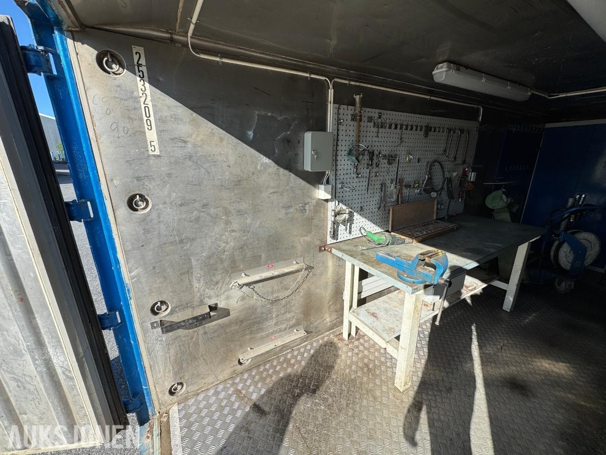 Verksted container 20 fot isolert med innhold ( 04 )