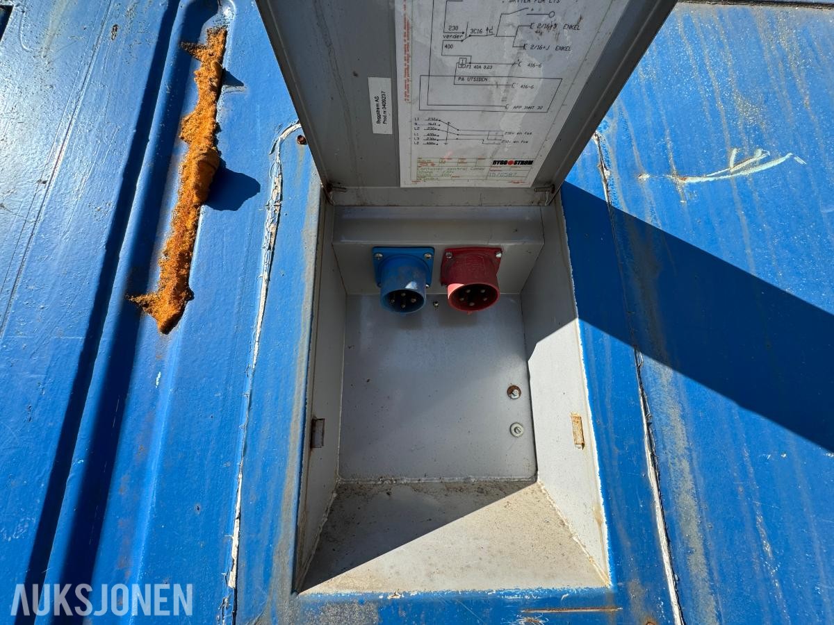 Verksted container 20 fot isolert med innhold ( 04 )
