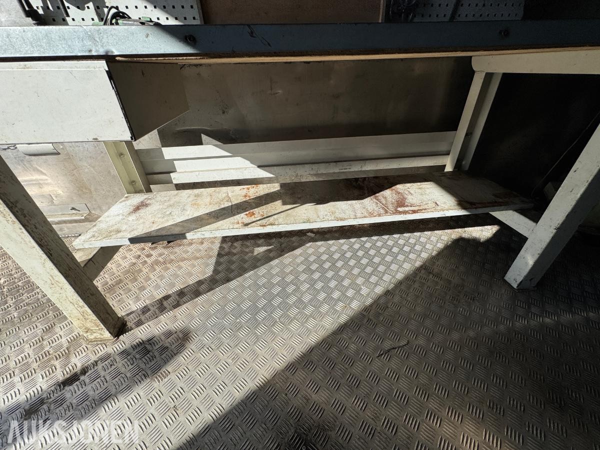 Verksted container 20 fot isolert med innhold ( 04 )