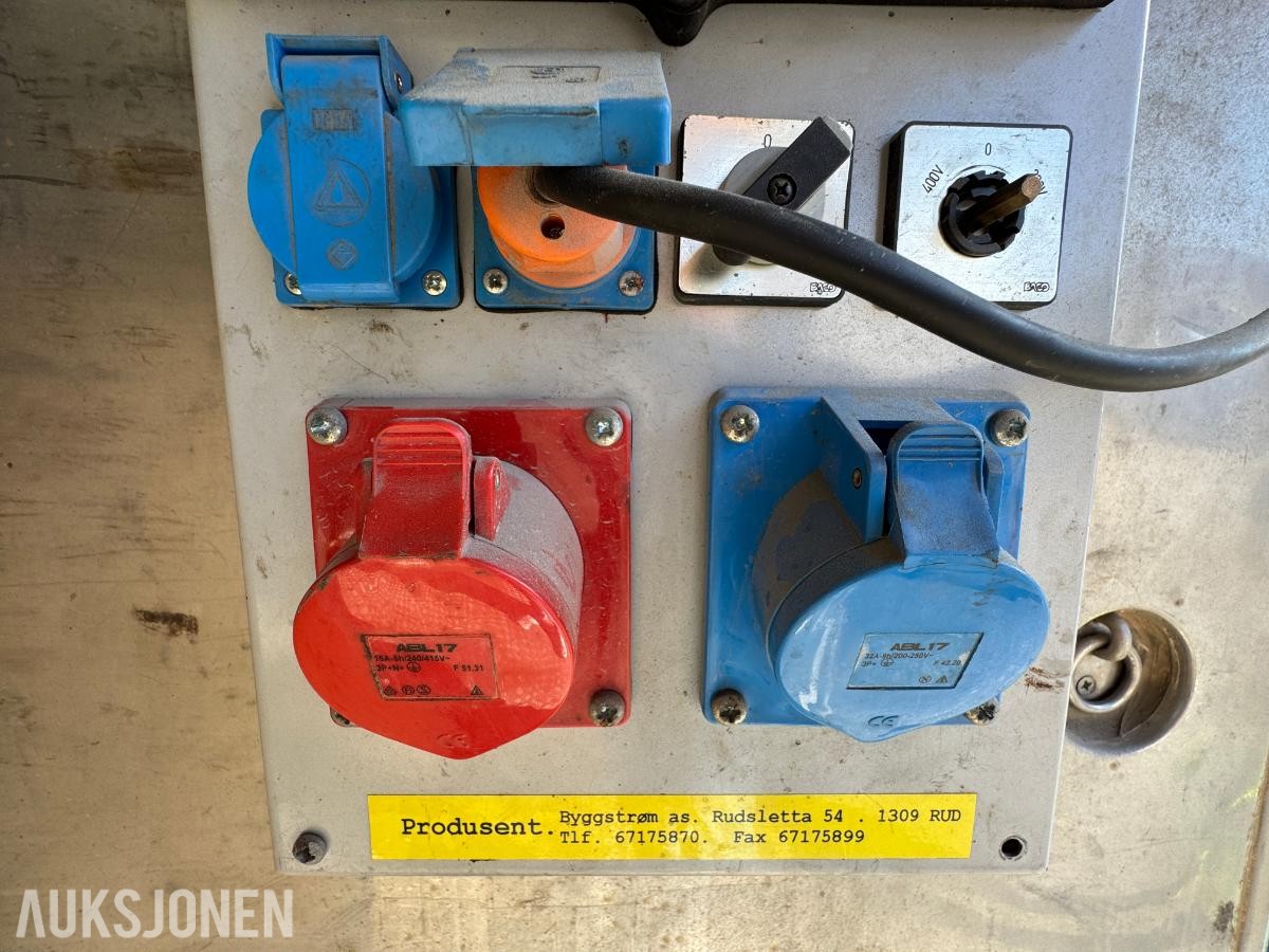 Verksted container 20 fot isolert med innhold ( 04 )