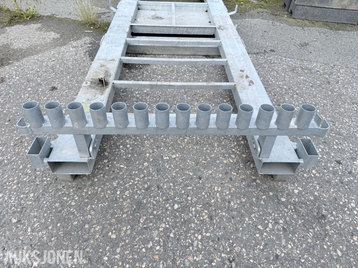 2 stk bareller til anleggsgjerder